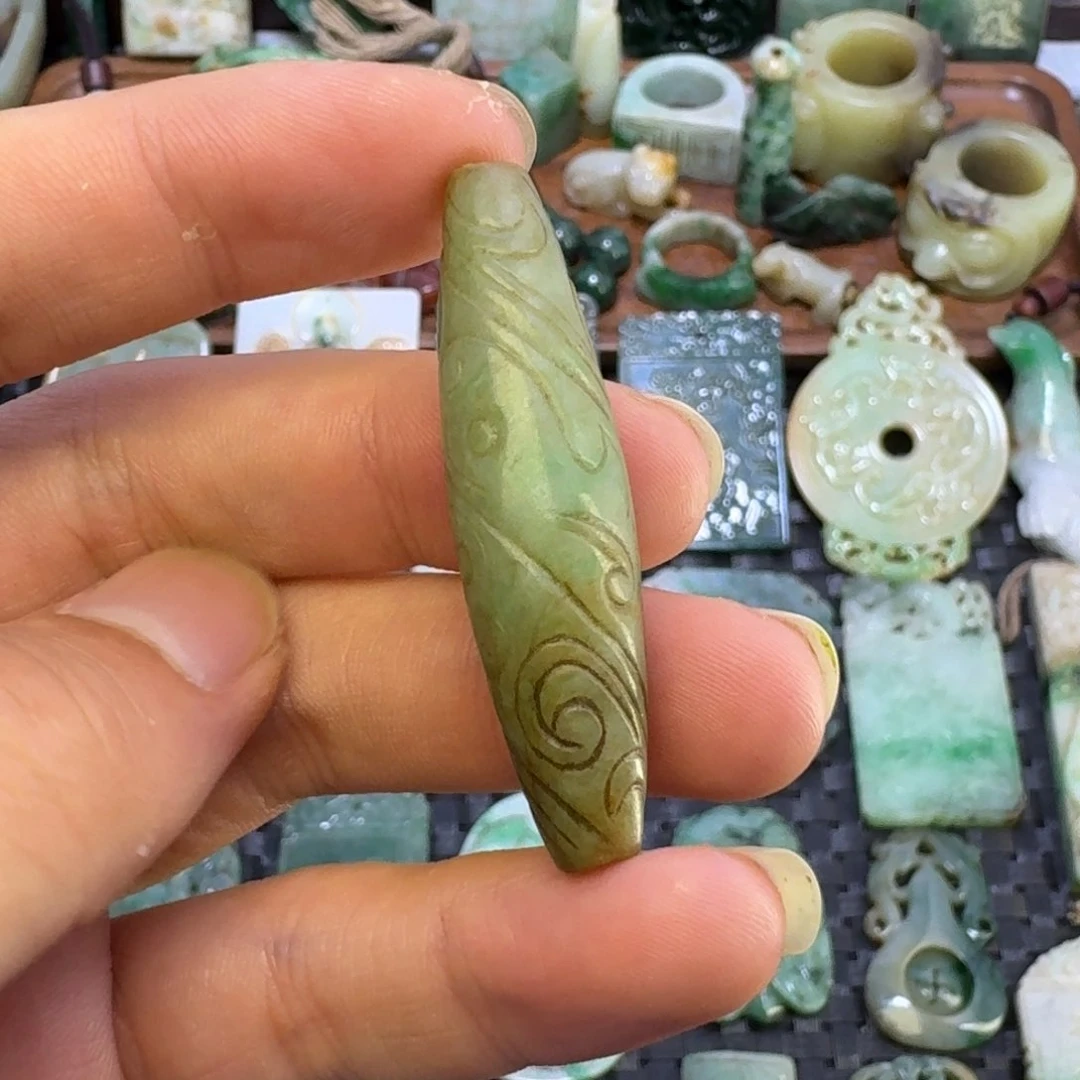 翡翠未镶嵌颈饰翡翠颈饰未镶嵌