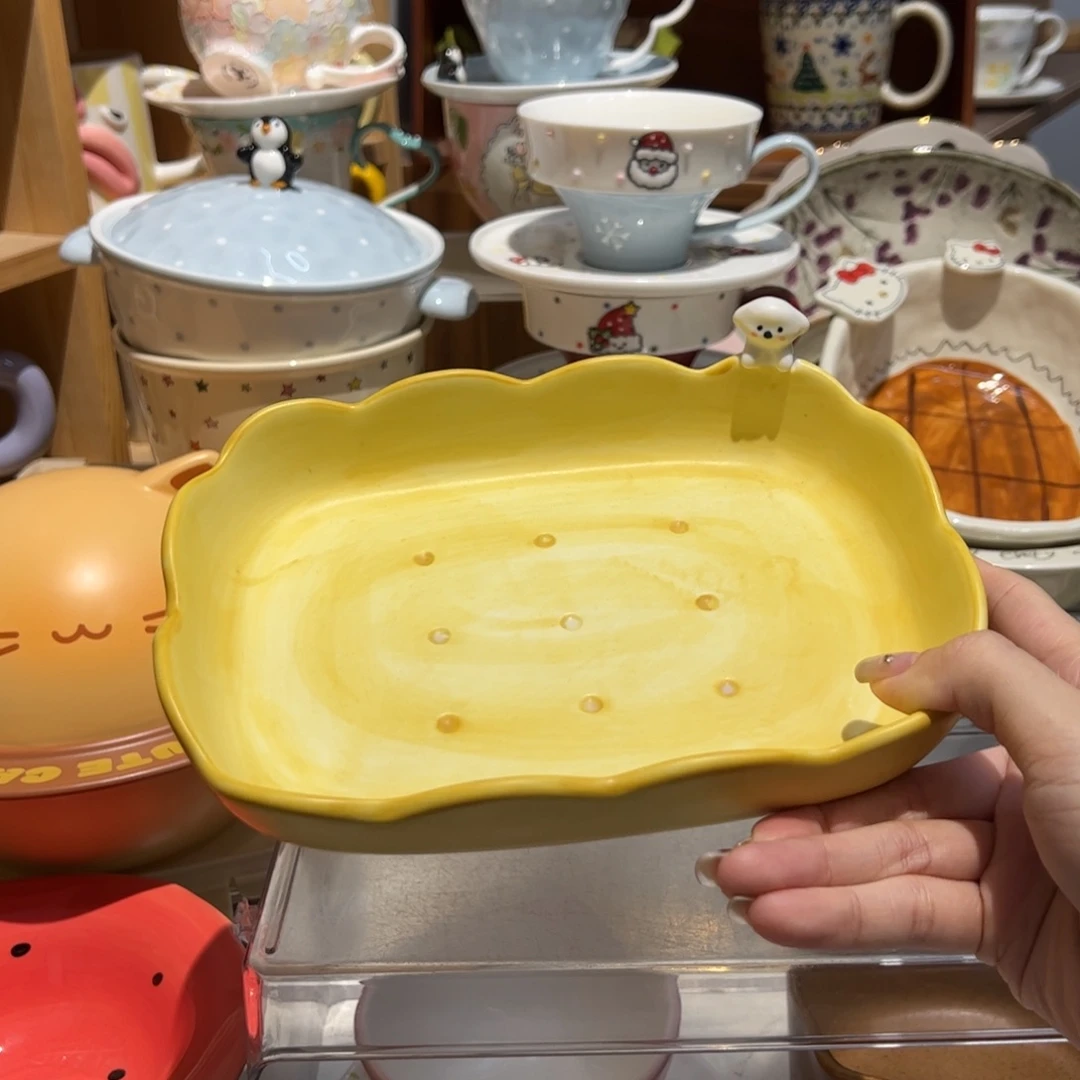 黄色立体小狗方形盘