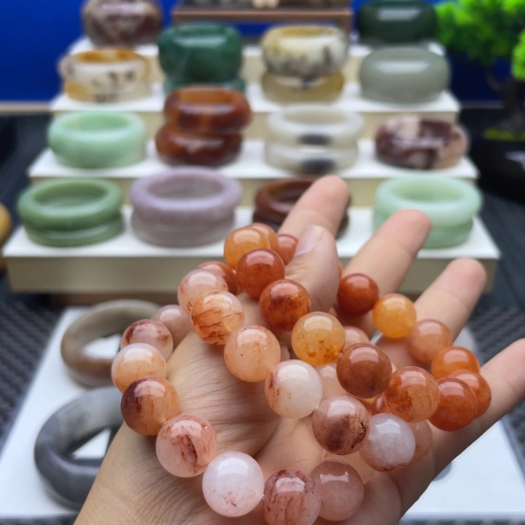 石英质玉手镯未镶嵌阳**媚