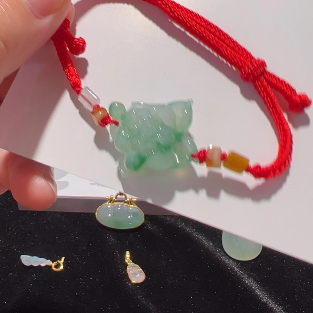 翡翠未镶嵌颈饰手绳