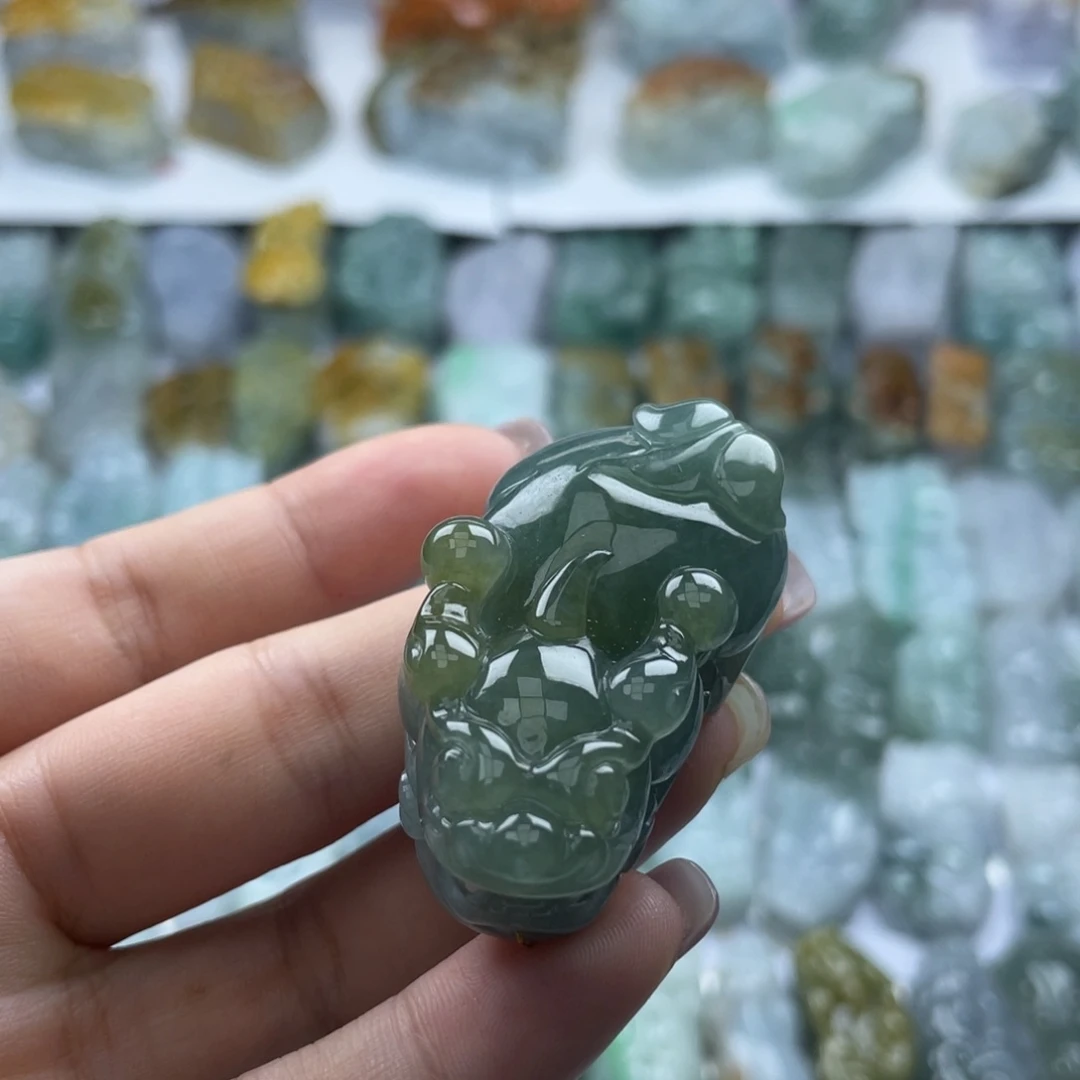颈饰未镶嵌翡翠貔貅