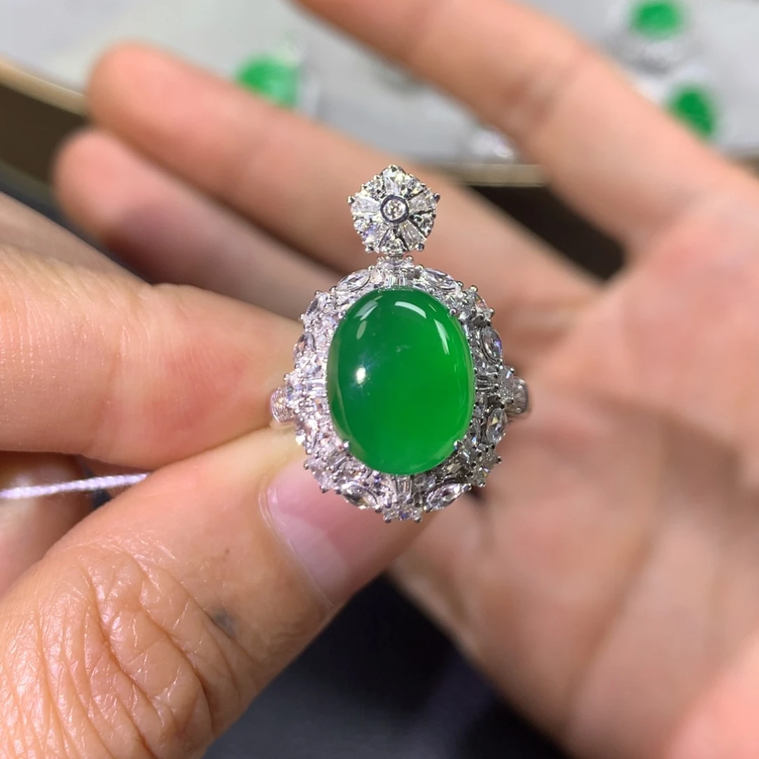 翡翠戒指18K金镶嵌翡翠