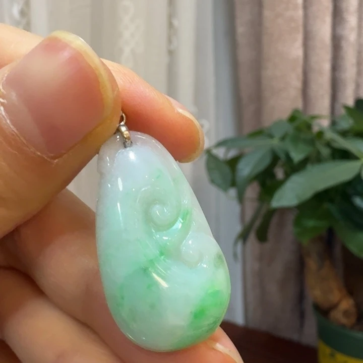 翡翠银S925镶嵌颈饰如意