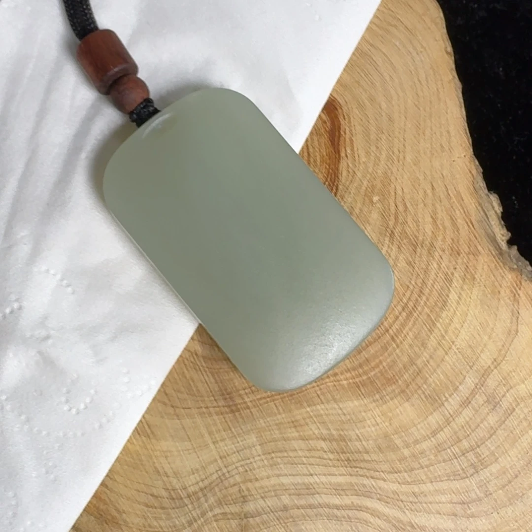 和田玉（糖玉）颈饰未镶嵌