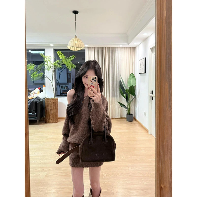 气质慵懒风露肩长袖连衣裙女秋季新款毛衣裙修身显瘦性感包臀短裙