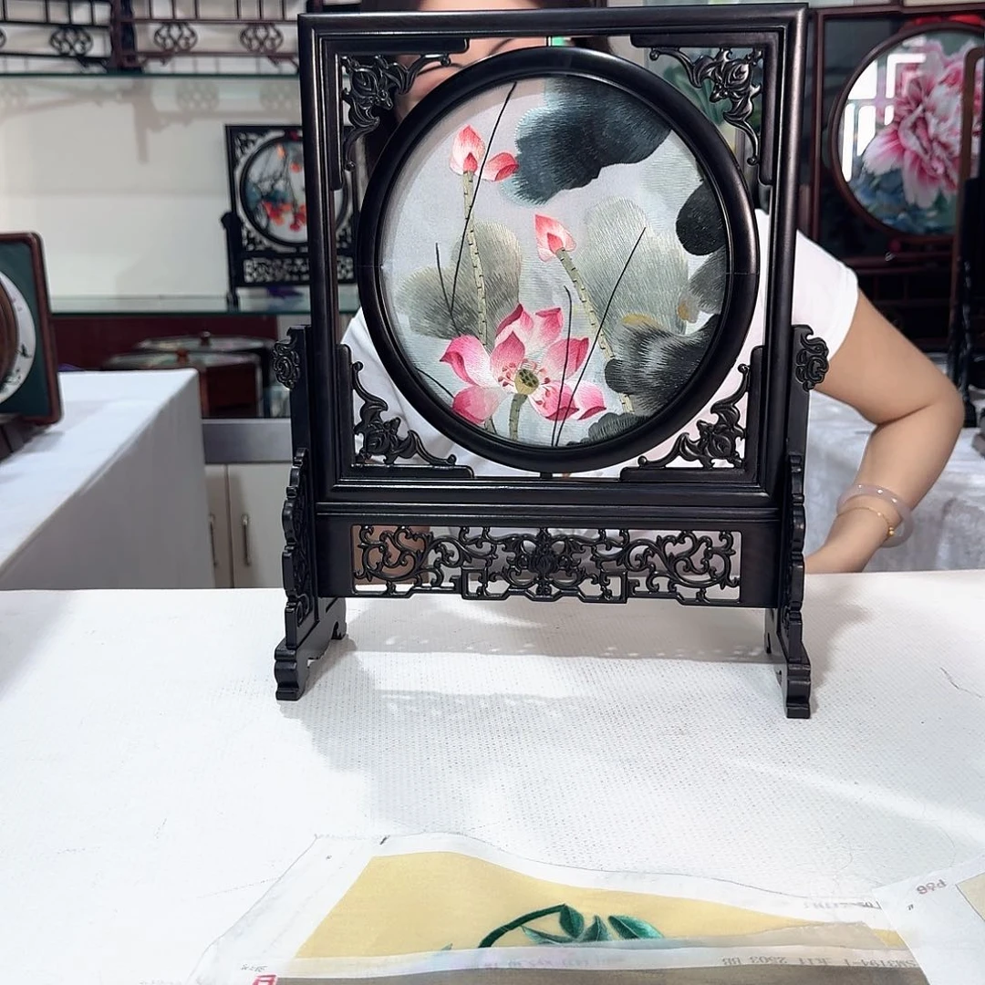 刺绣苏绣荷花摆台