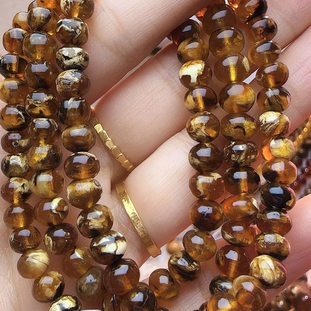 裸石琥珀未镶嵌6+溶洞