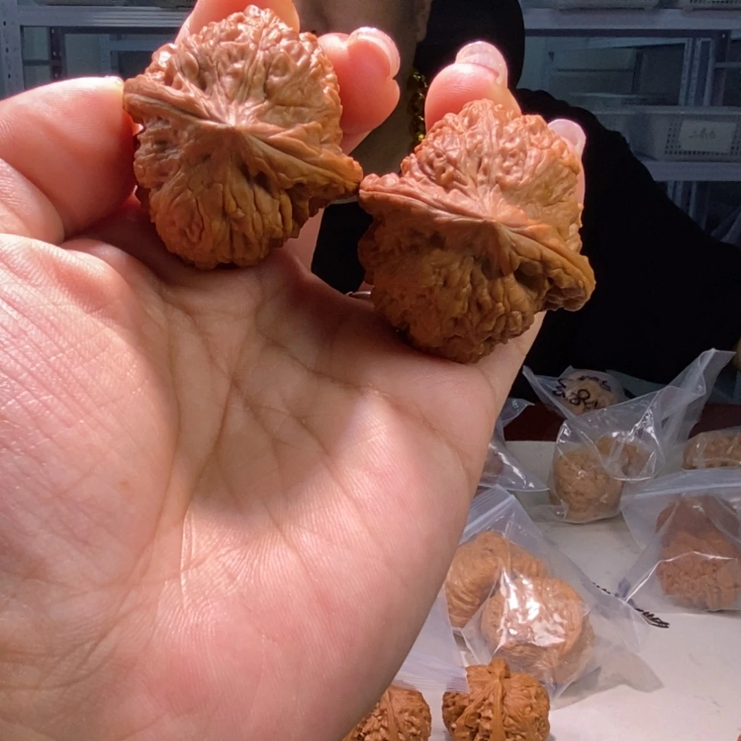 文玩核桃把件021号，39全品平谷凹底