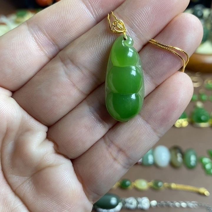 和田玉18K金镶嵌颈饰