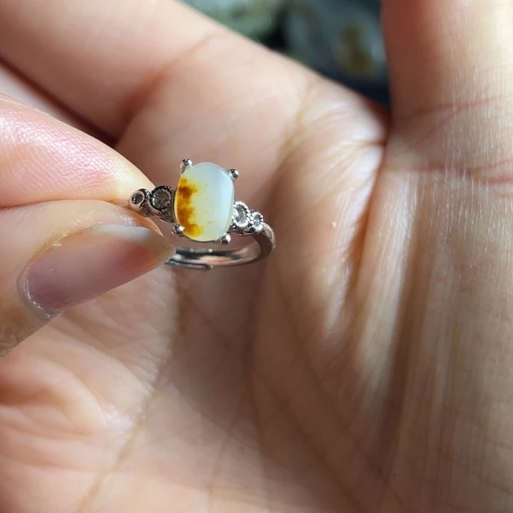 未镶嵌戒指和田玉