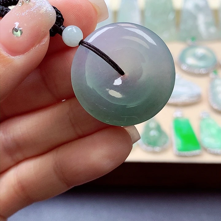 翡翠颈饰未镶嵌静翡翠