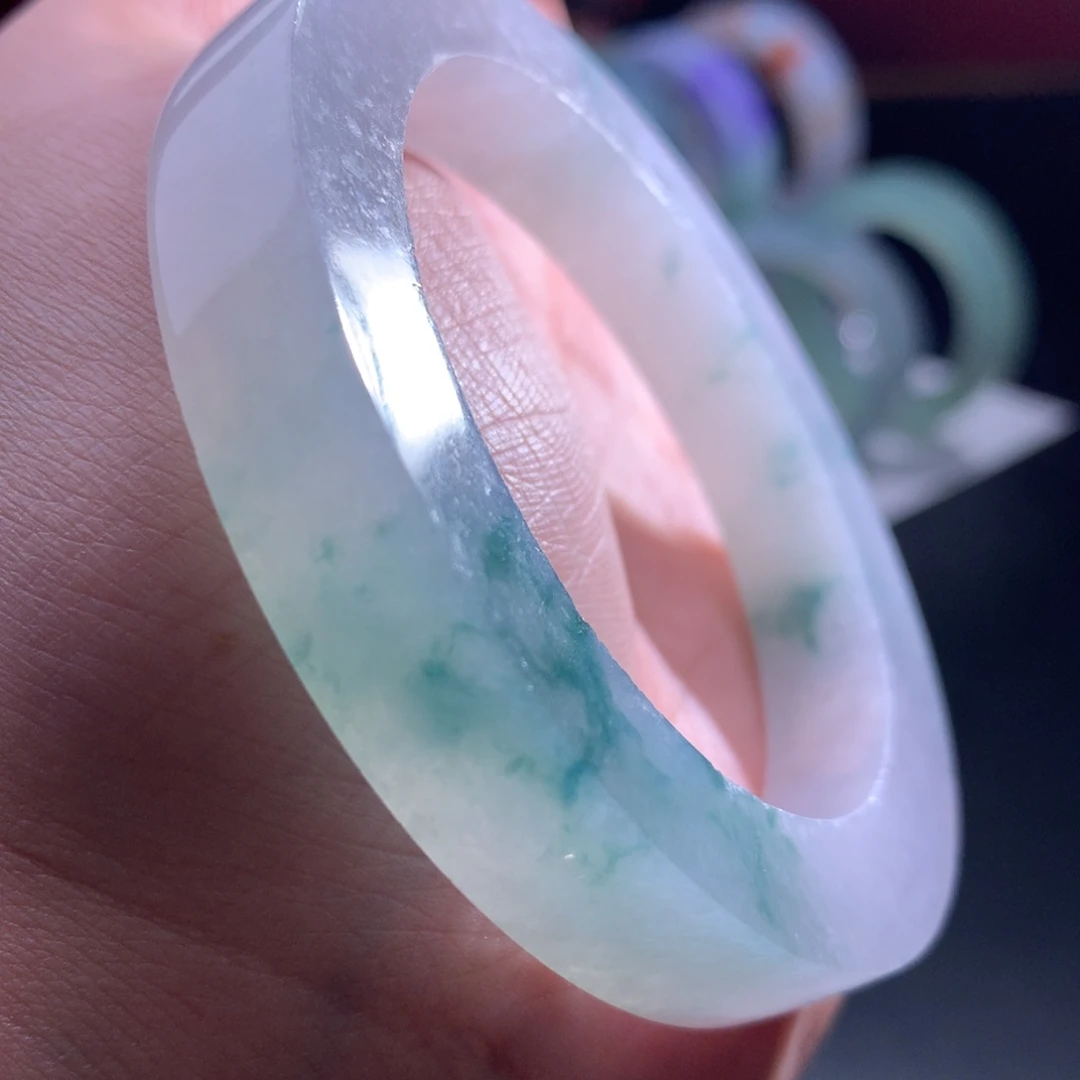 未镶嵌翡翠手镯定制翡翠