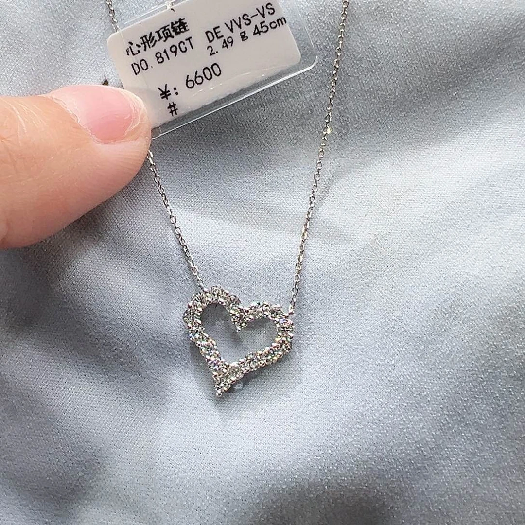 18K金镶嵌颈饰实验室培育钻石爱心项链