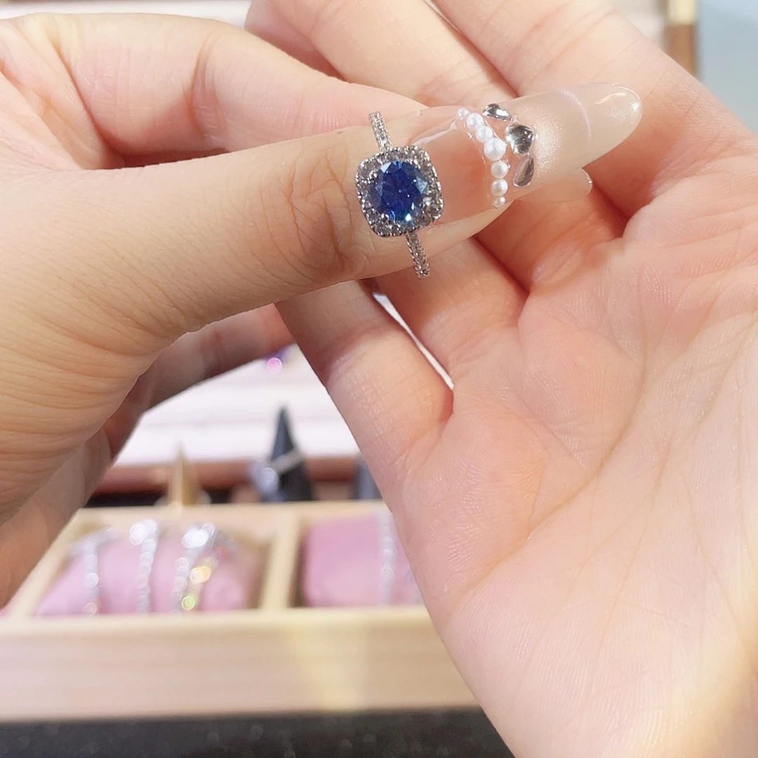 925银合成碳硅石蓝色方包1卡13