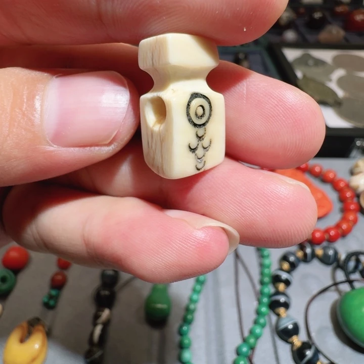 大叶紫檀（黑酸枝木类）精品藏传高级白三通