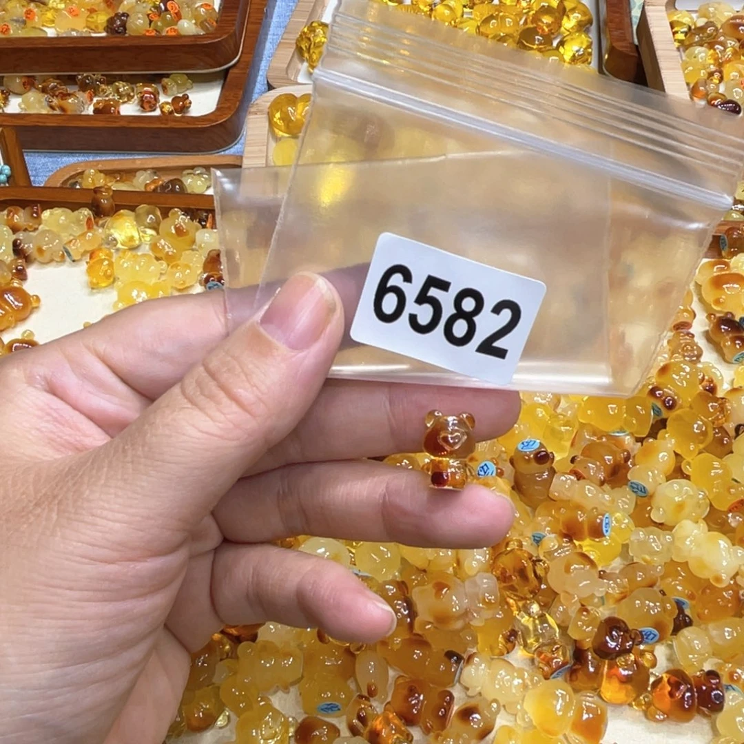 未镶嵌琥珀珠宝奇石