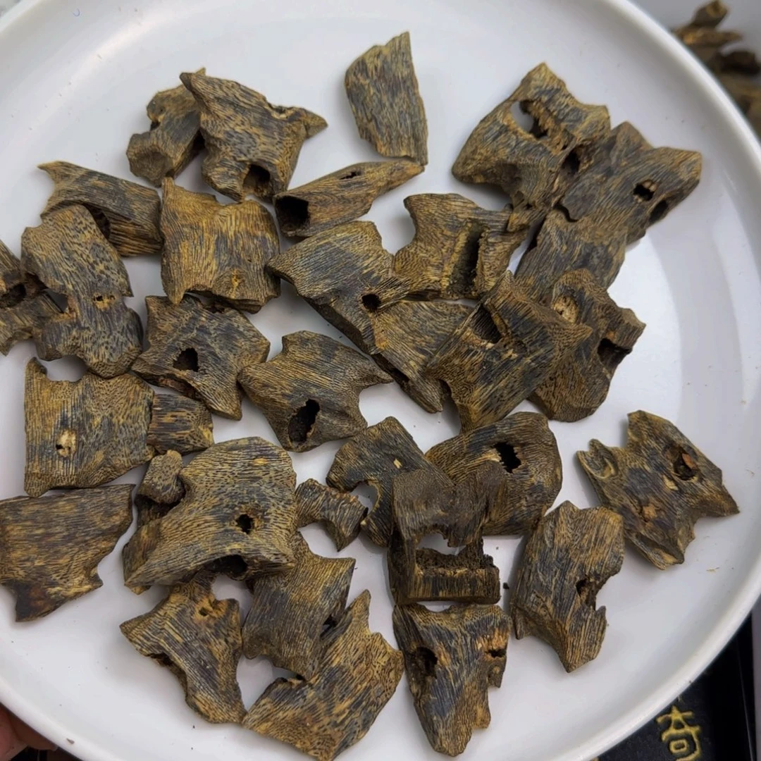 心***向透顶绿熏香块料100克