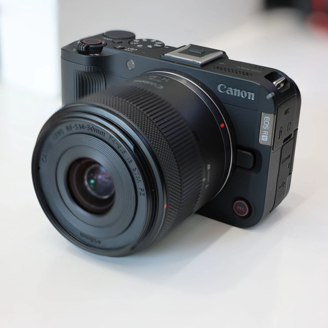 Canon/佳能r50v rfs14-30套机  小巧机身藏专业视频能力