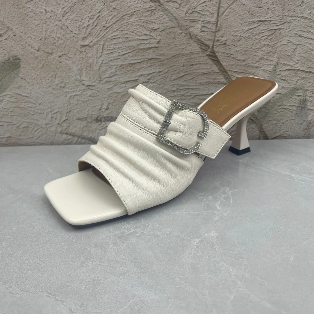 拖鞋女 (羊皮)33633-18 (孤品)  c区36码