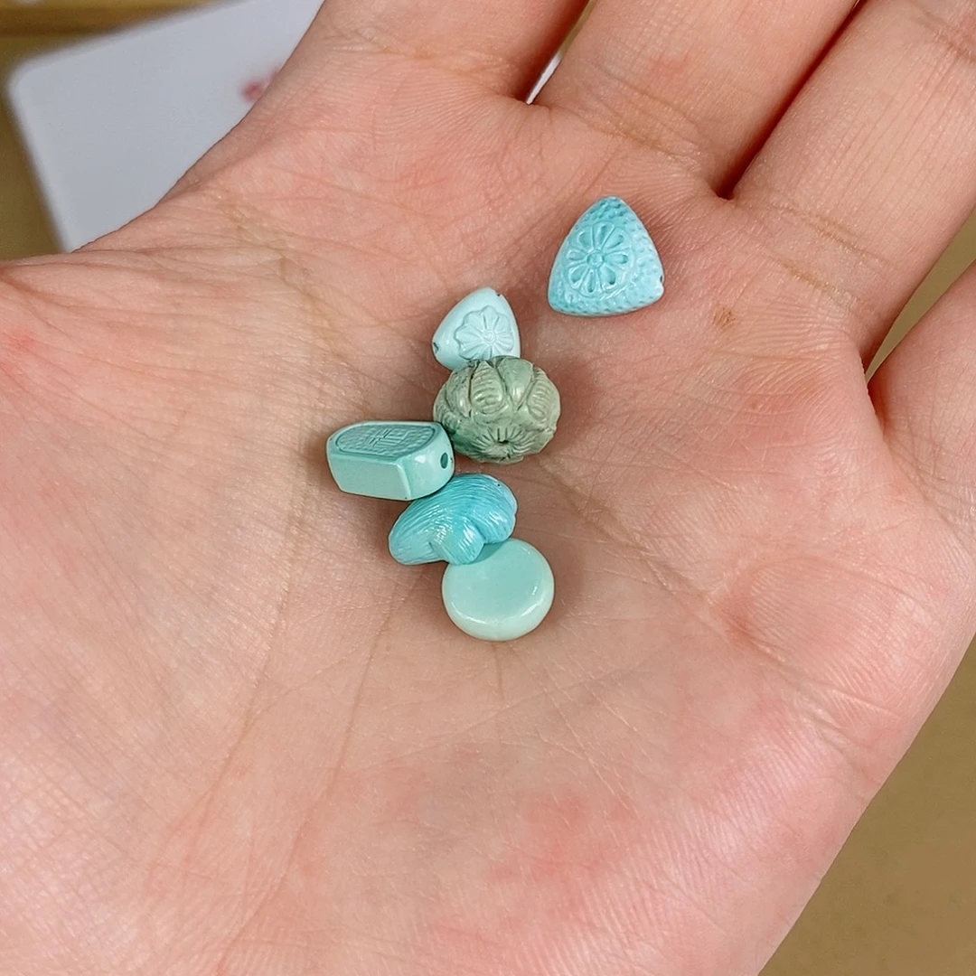 绿松石未镶嵌珠宝奇石