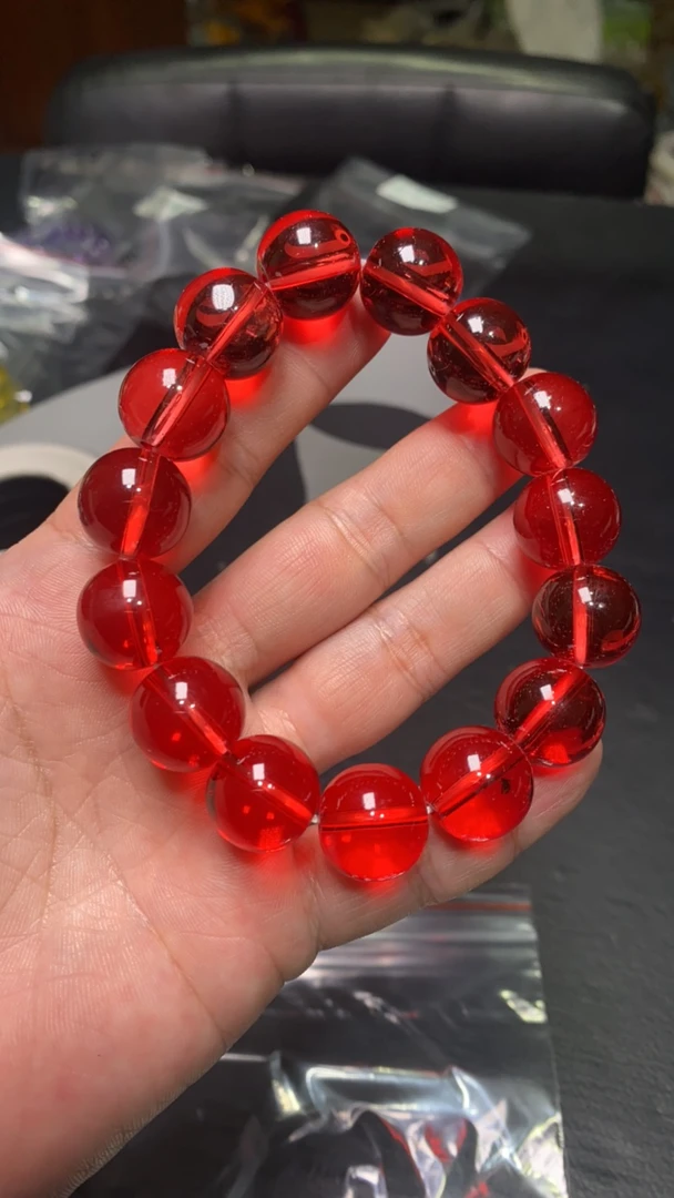 D 484  卡16 红晶手串