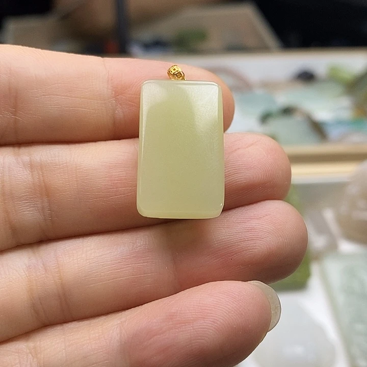 和田玉18K金镶嵌颈饰