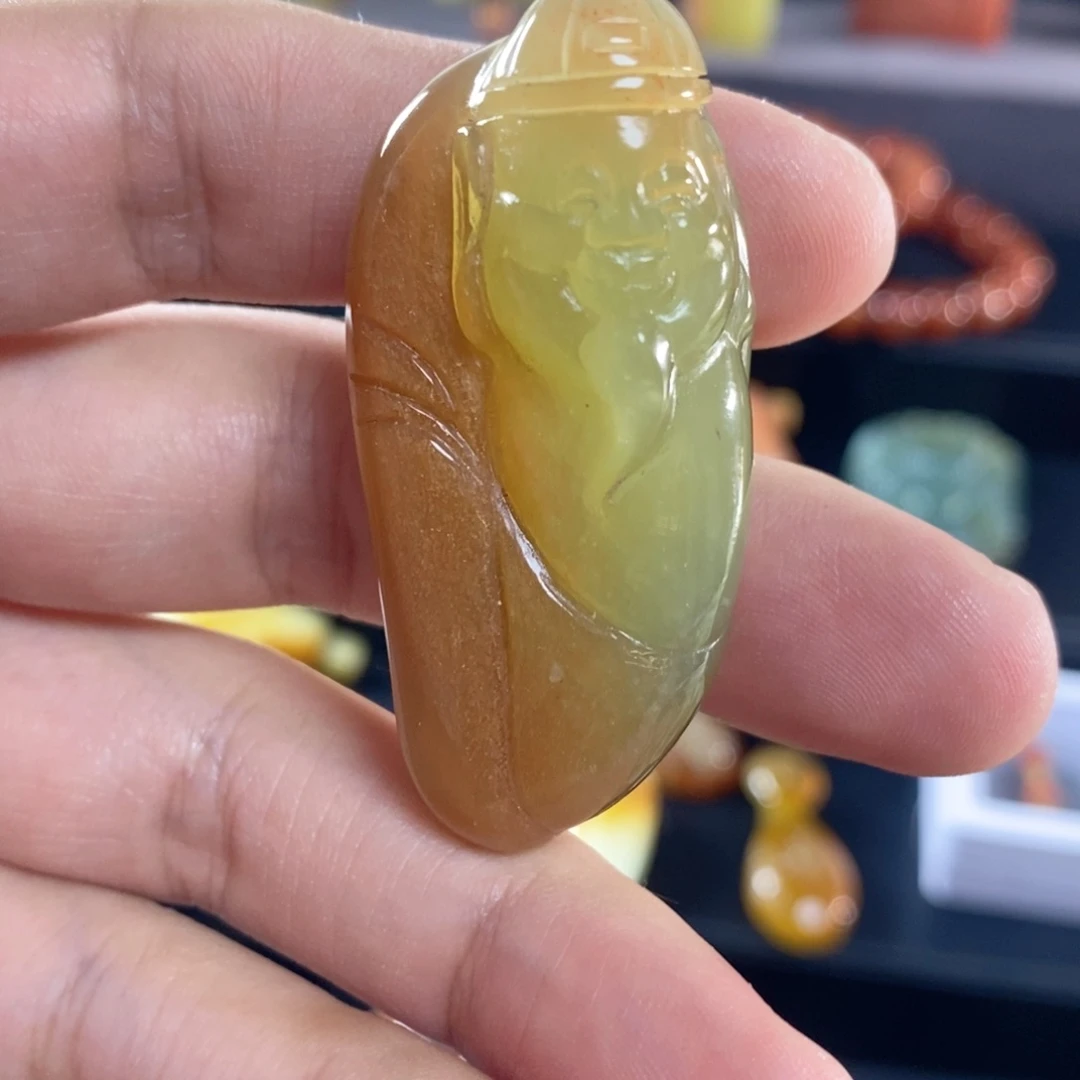 未镶嵌蛇纹石玉花玉挂件