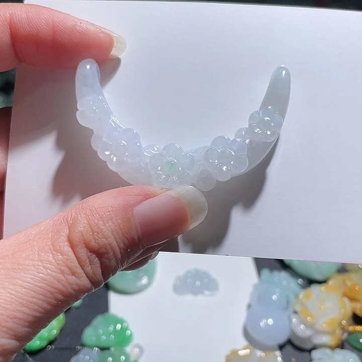 颈饰未镶嵌翡翠天