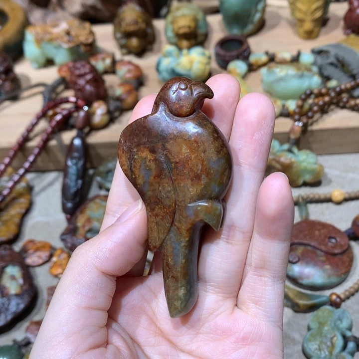 未镶嵌岫岩河磨玉（透闪石质玉）挂件