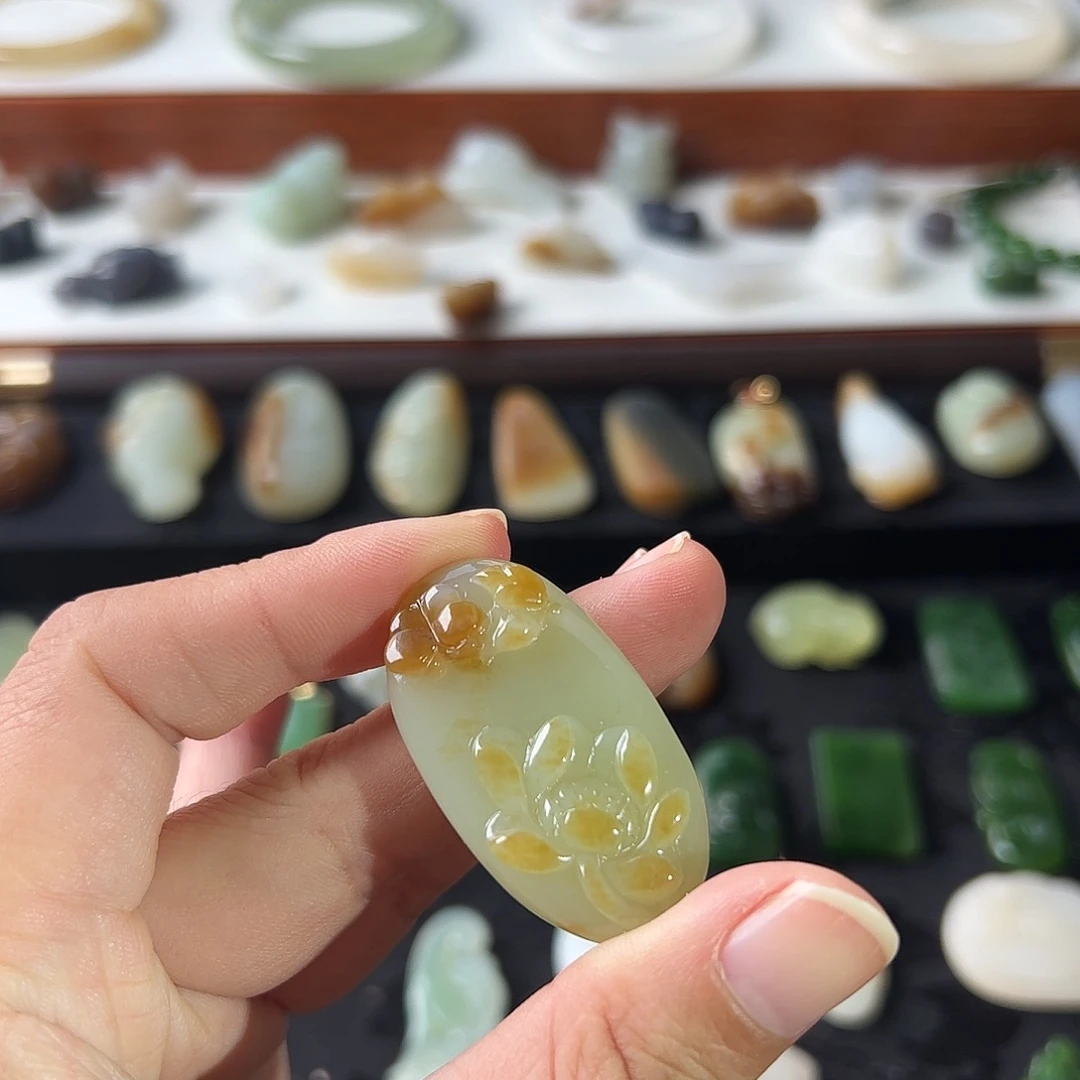 和田玉未镶嵌吊坠(不含链)