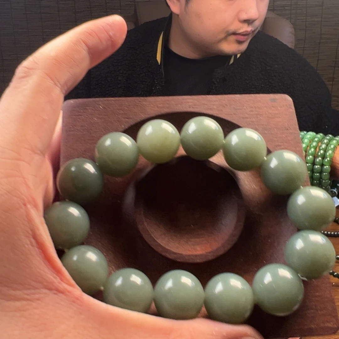 H***.和田玉未镶嵌手链