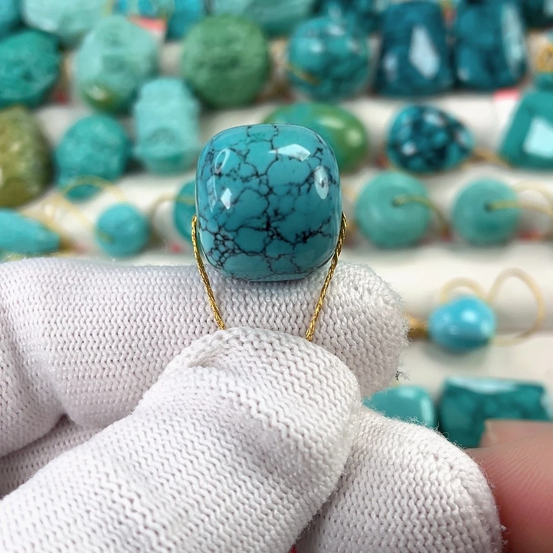 绿松石未镶嵌挂件直径17.8