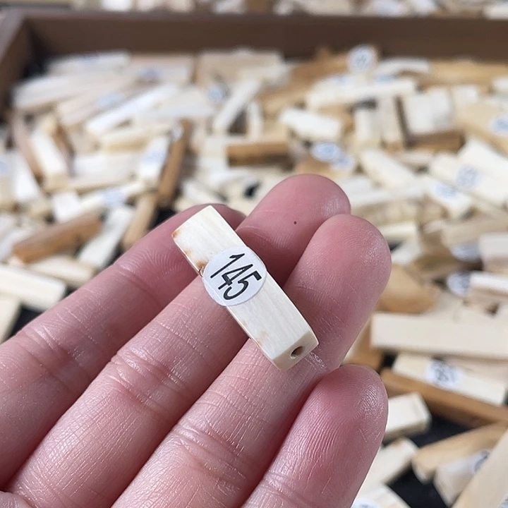 泥塑不打孔联系客服