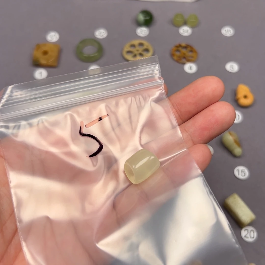 蛇纹石玉颈饰未镶嵌北*微瑕