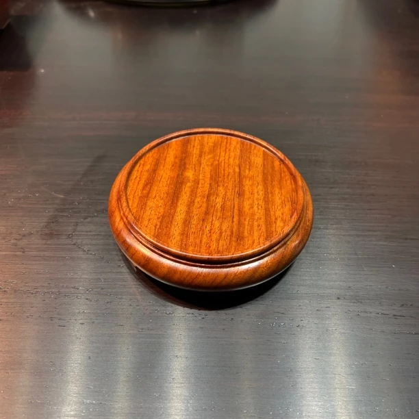 黄花梨一木掏空三足底座壶承