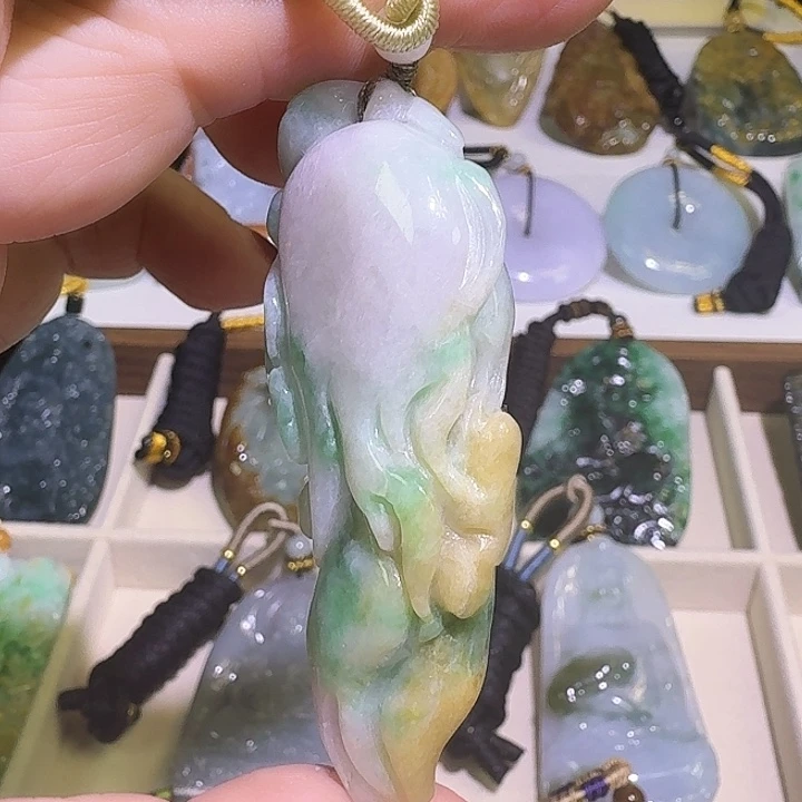 翡翠未镶嵌颈饰A货