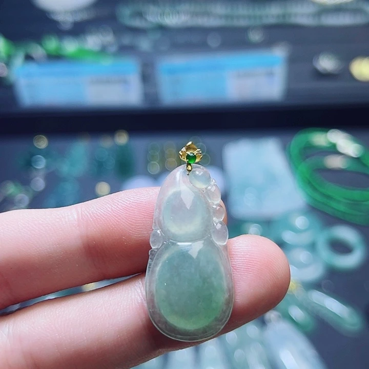颈饰18K金镶嵌翡翠翡翠