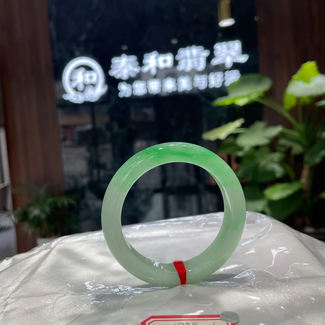 天然翡翠手镯 有种有色 55圈 非常完美 A90006翡翠A级货