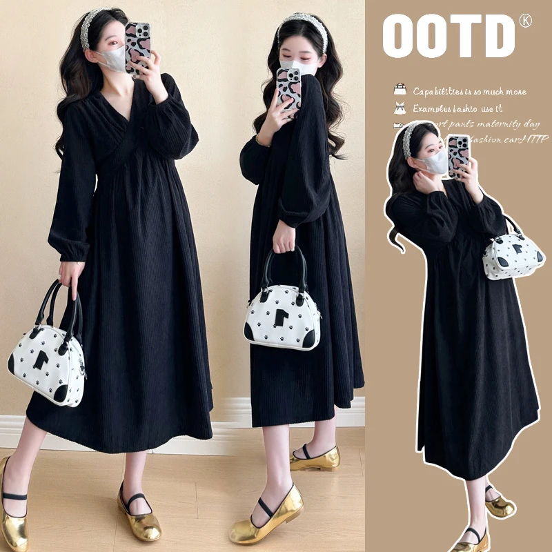 孕妇装2025秋季新款韩版时尚赫本风气质显瘦V领减龄中长款连衣裙
