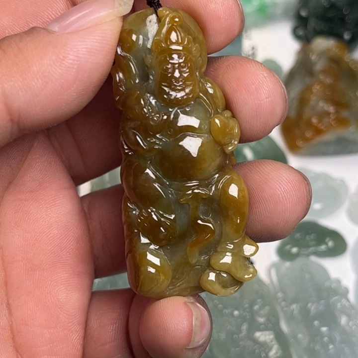 翡翠未镶嵌颈饰黄财神
