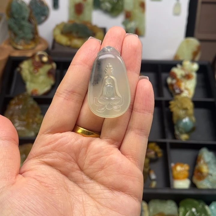 蛇纹石玉未镶嵌颈饰