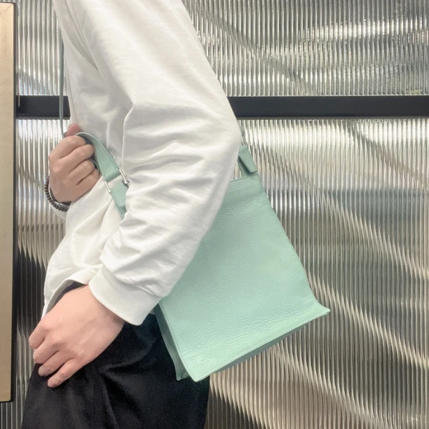 95新 LOEWE/罗意威 【龙】21PP12 薄荷绿单肩斜挎包