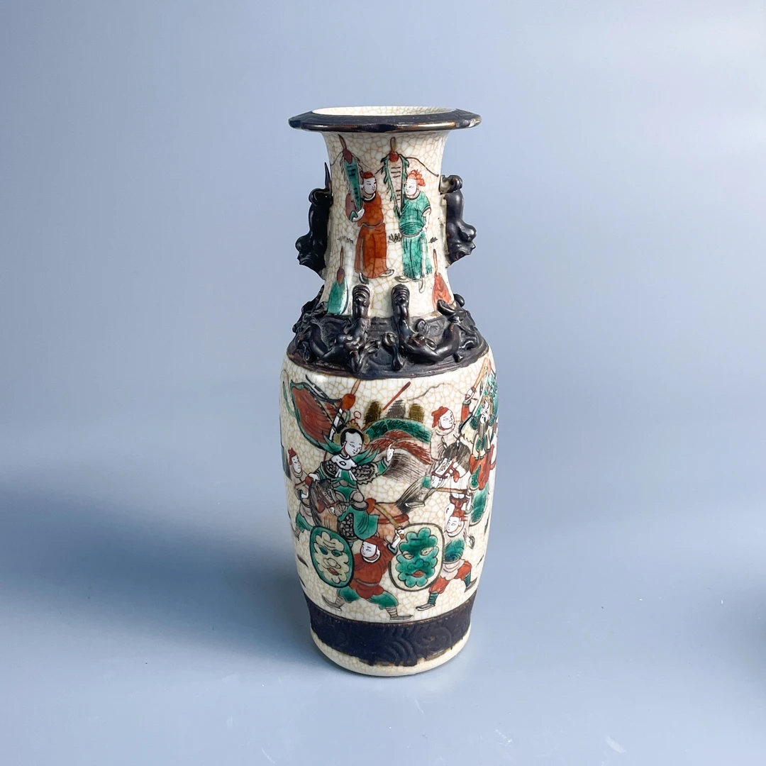 晚清 哥釉刀马人物瓶-M25J9005B89