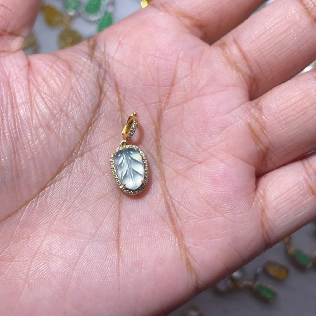 吊坠(不含链)18K金镶嵌翡翠