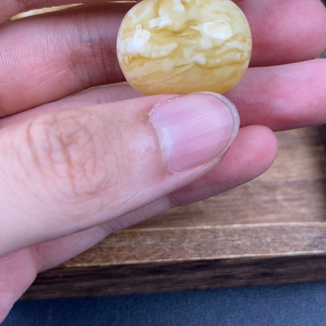 未镶嵌琥珀裸石天阶虎皮49