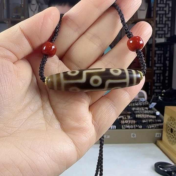 玛瑙/玉髓合金颈饰张魁