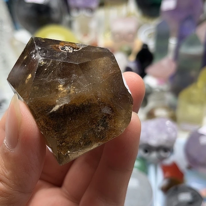 水晶珠宝半成品未镶嵌72克幽灵随形