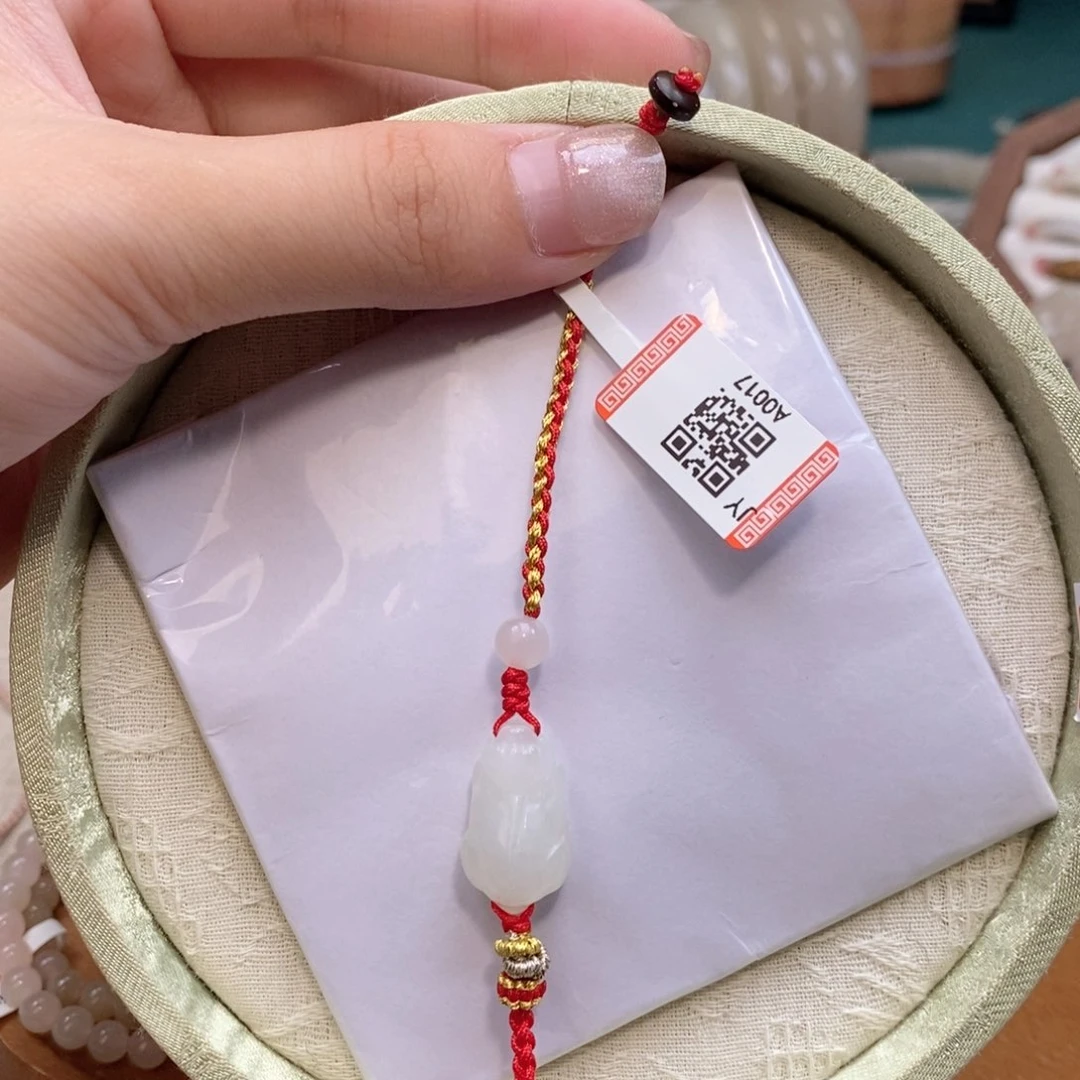 和田玉未镶嵌手绳貔貅