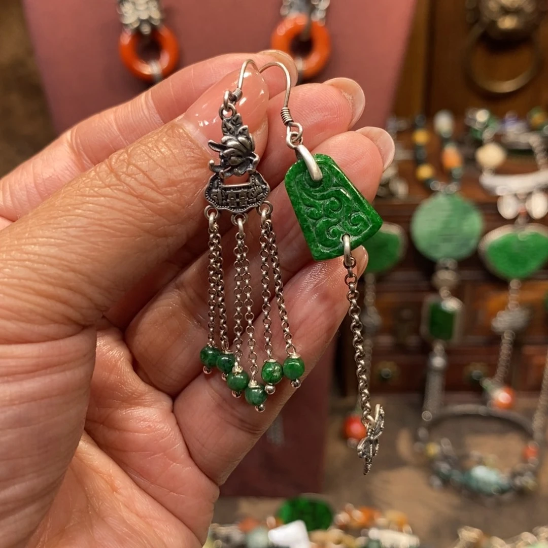 翡翠吊坠(赠链)未镶嵌