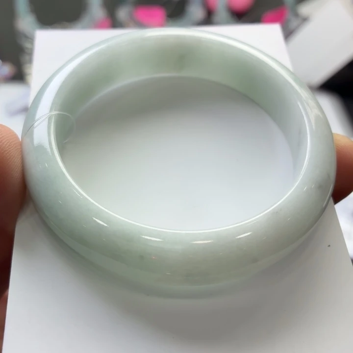 翡翠手镯未镶嵌翡翠手镯